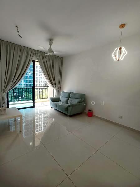 Kediaman Servis untuk Dijual di Country Garden Central Park - Kaddy Loh - Living Room - PropertyGuru.com.my
