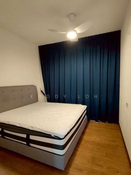 Kediaman Servis untuk Dijual di Country Garden Central Park - Kaddy Loh - Bedroom - PropertyGuru.com.my