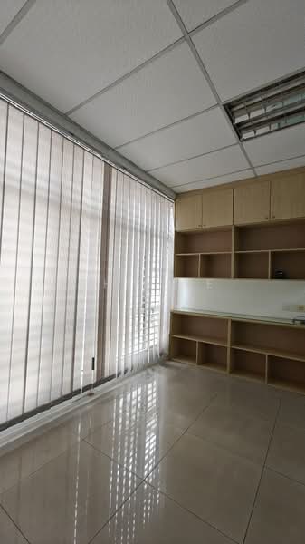 Shop / Office for Rent in Kuchai Business Park (Kuala Lumpur) - Chin Ke Soh - Interior - PropertyGuru.com.my