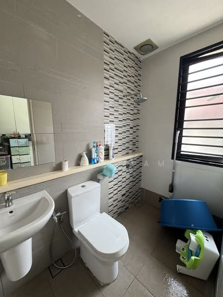 Rumah Teres 2 Tingkat untuk Dijual di Bandar Kinrara (Selangor) - Lewis Tam - Bathroom - PropertyGuru.com.my