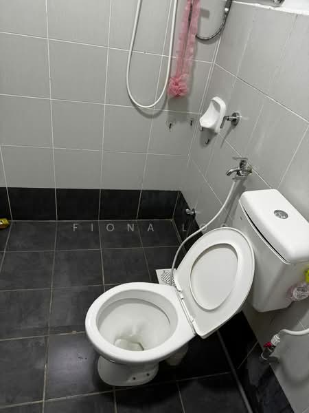 Pangsapuri untuk Disewa di Taman Pulai Mutiara 2: Phase A3A - A3C - Fiona Loo - Bathroom - PropertyGuru.com.my
