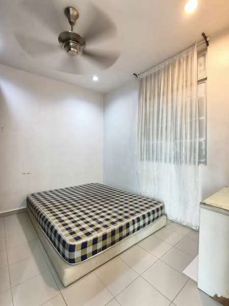 Apartment for Rent at Lake View Suites - Jane Ngoi - Bedroom - PropertyGuru.com.my