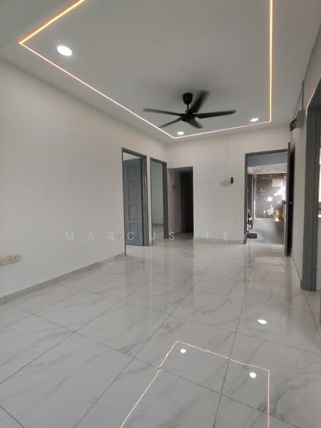 Rumah Flat untuk Dijual di Flat Taman Rinting - Marcus Tey - Living Room - PropertyGuru.com.my