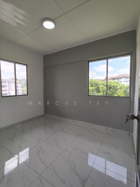 Rumah Flat untuk Dijual di Flat Taman Rinting - Marcus Tey - Interior - PropertyGuru.com.my