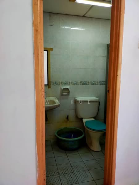 Condominium for Sale at Anjung Villa - WP Kue - Bathroom - PropertyGuru.com.my