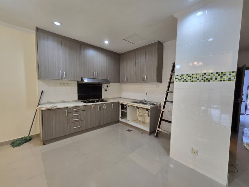 Rumah Bandar untuk Dijual di Country Heights (Kajang) - Tasya Ruslan - Kitchen - PropertyGuru.com.my