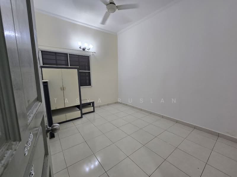 Rumah Bandar untuk Dijual di Country Heights (Kajang) - Tasya Ruslan - Interior - PropertyGuru.com.my