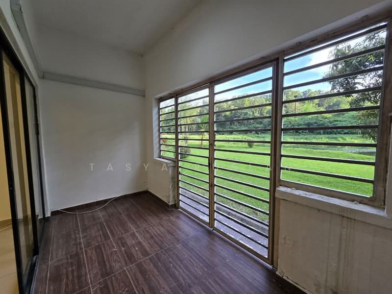 Rumah Bandar untuk Dijual di Country Heights (Kajang) - Tasya Ruslan - Balcony - PropertyGuru.com.my