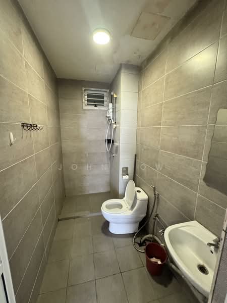 Apartment for Rent at D'carlton (Residensi Seri Mega) - John Low - Bathroom - PropertyGuru.com.my