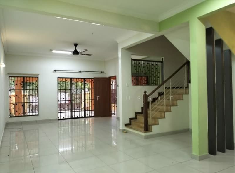 Rumah Teres 2 Tingkat untuk Dijual di Bandar Kinrara Seksyen 5 (Bandar Kinrara) - Yanie Yussuf - Living Room - PropertyGuru.com.my