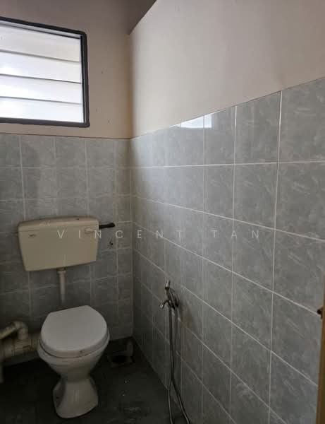 Flat for Rent at Azalea Court - Vincent Tan - Bathroom - PropertyGuru.com.my