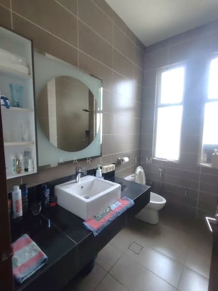 Rumah Teres 2 Tingkat untuk Dijual di Taman Seri Austin (Tebrau) - Karl Lim - Bathroom - PropertyGuru.com.my