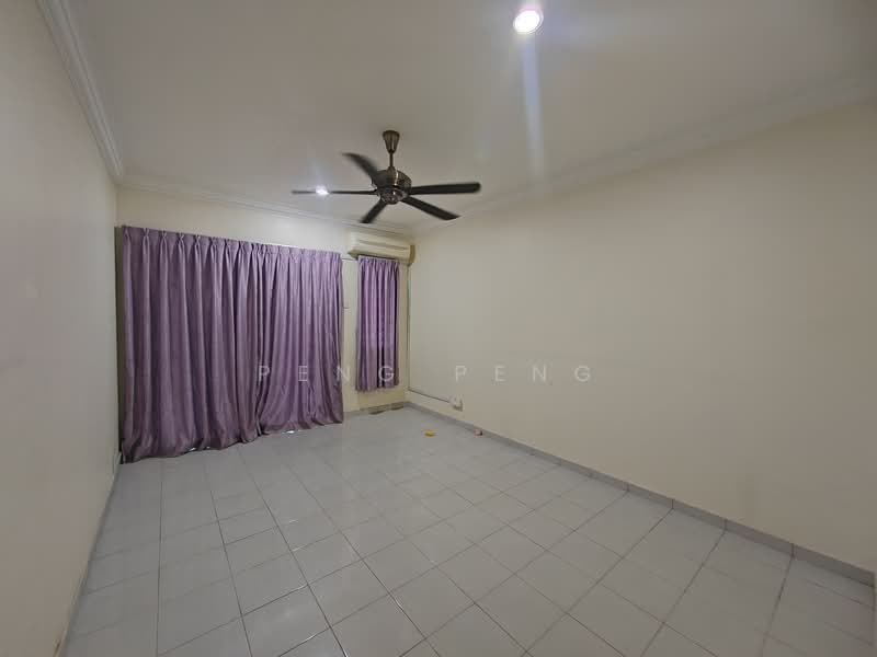 Townhouse for Sale in Rawang (Selangor) - peng peng - Living Room - PropertyGuru.com.my