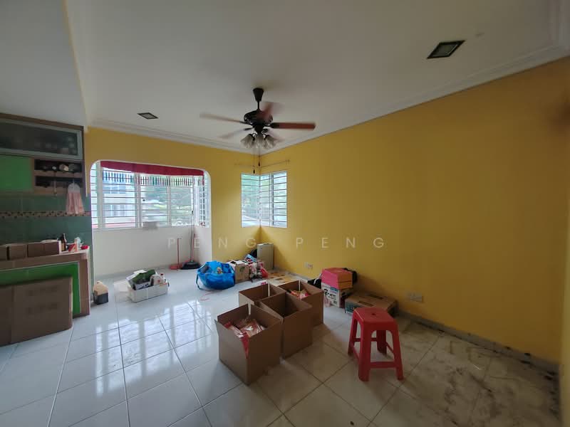 Townhouse for Sale in Rawang (Selangor) - peng peng - Living Room - PropertyGuru.com.my