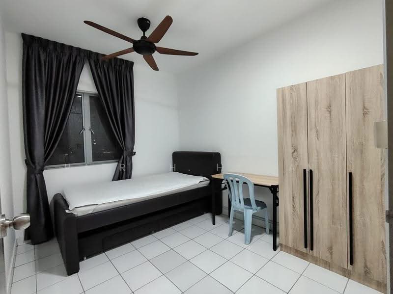 Pangsapuri untuk Disewa di Lily Apartment @ Kuchai Lama - Harry H. Hassan - Bedroom - PropertyGuru.com.my