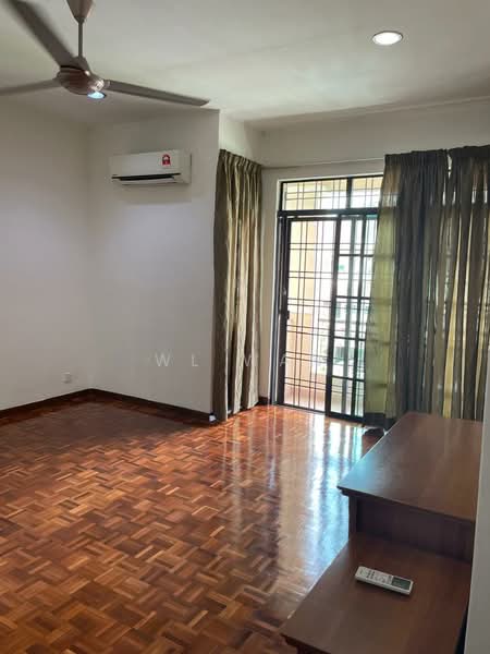 Townhouse for Sale in Sunway Damansara (Kota Damansara) - WL Wan - Living Room - PropertyGuru.com.my