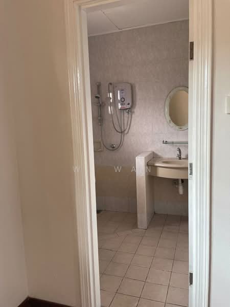 Townhouse for Sale in Sunway Damansara (Kota Damansara) - WL Wan - Bathroom - PropertyGuru.com.my