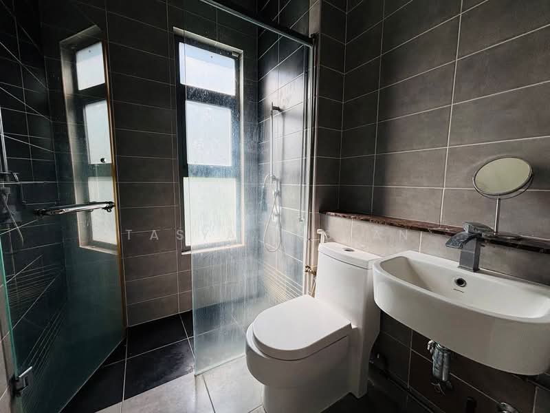Rumah Teres 2 Tingkat untuk Dijual di Cyberjaya (Selangor) - Tasya Ruslan - Bathroom - PropertyGuru.com.my