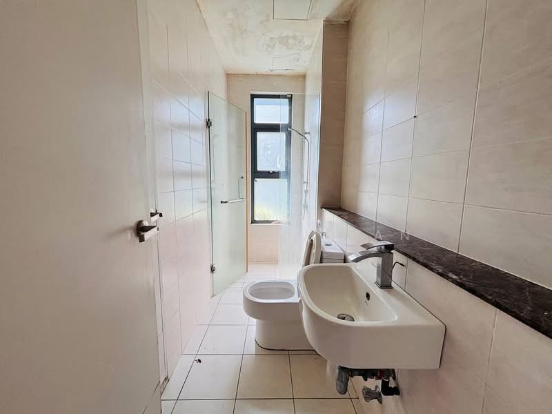 Rumah Teres 2 Tingkat untuk Dijual di Cyberjaya (Selangor) - Tasya Ruslan - Bathroom - PropertyGuru.com.my