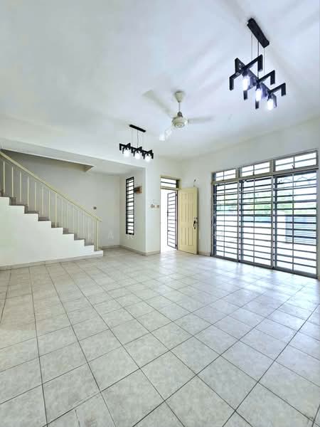 Rumah Teres 2 Tingkat untuk Dijual di Taman Desa Tebrau (Tebrau) - Karl Lim - Living Room - PropertyGuru.com.my
