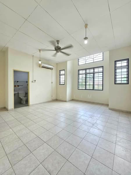 Rumah Teres 2 Tingkat untuk Dijual di Taman Desa Tebrau (Tebrau) - Karl Lim - Living Room - PropertyGuru.com.my