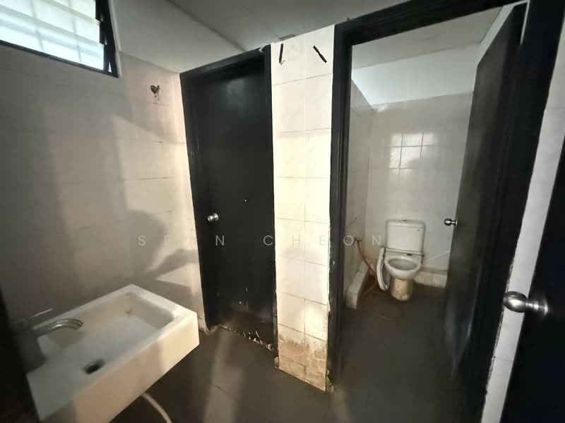 Shop / Office for Rent in Mont Kiara (Kuala Lumpur) - Sean Cheong - Bathroom - PropertyGuru.com.my