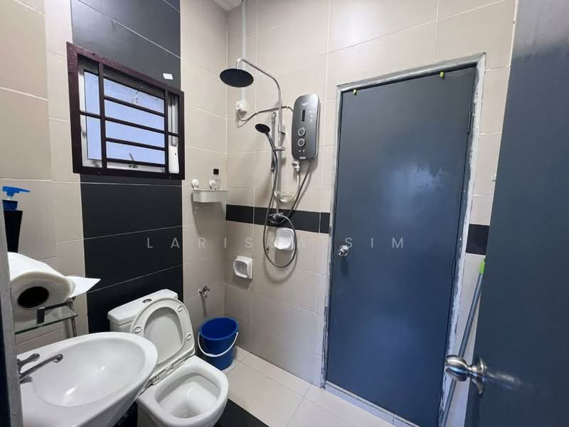 2-storey Terraced House for Sale in Taman Nusantara (Iskandar Puteri (Nusajaya)) - Larissa Sim - Bathroom - PropertyGuru.com.my