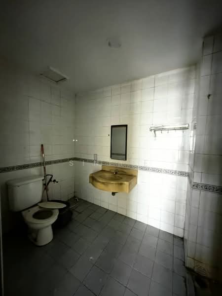 Condominium for Sale at Polo Park - Sin Yie - Bathroom - PropertyGuru.com.my