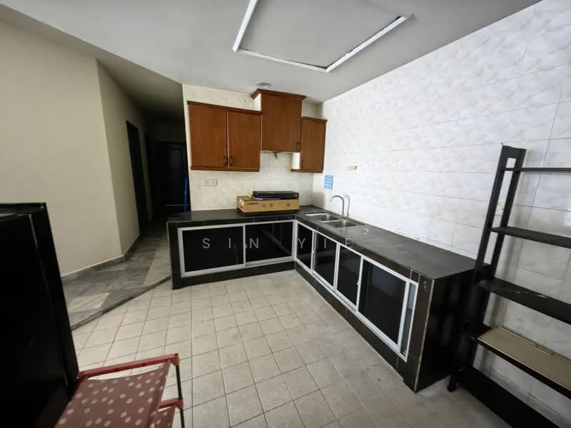 Condominium for Sale at Polo Park - Sin Yie - Kitchen - PropertyGuru.com.my