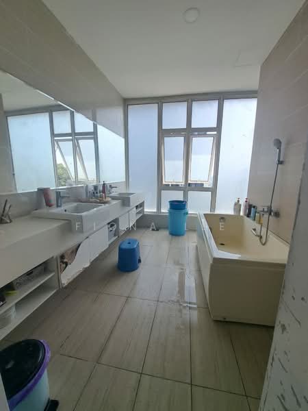 Kondominium untuk Dijual di Damansara Foresta - Fiona Lee - Bathroom - PropertyGuru.com.my