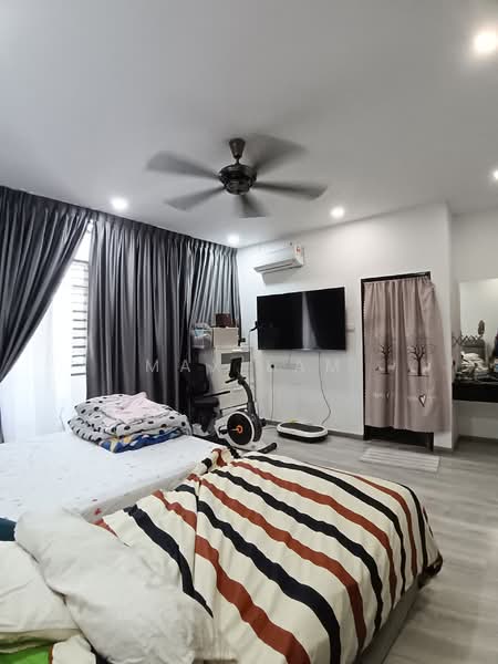 Rumah Teres 2 Tingkat untuk Dijual di Taman Desa Tebrau (Tebrau) - Max Lam - Bedroom - PropertyGuru.com.my