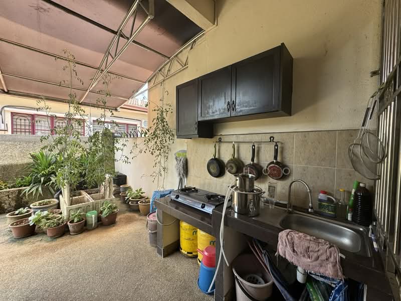 Semi-Detached House for Sale in Seri Kembangan (Selangor) - Darren Khoo - Kitchen - PropertyGuru.com.my