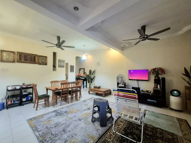 Terraced House for Sale in Sungai Buloh (Selangor) - YURI HUSAIN - Living Room - PropertyGuru.com.my