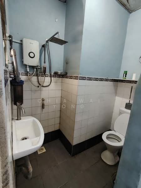 Terraced House for Rent in Taman Sentosa (Klang) - Chia Wai Yong - Bathroom - PropertyGuru.com.my