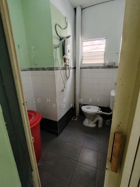 Terraced House for Rent in Taman Sentosa (Klang) - Chia Wai Yong - Bathroom - PropertyGuru.com.my