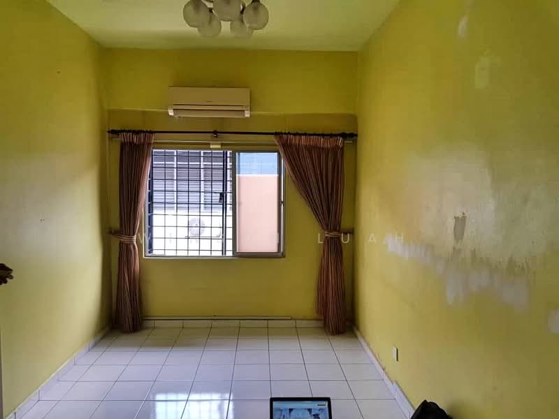 Flat for Rent at Taman Pandan Perdana - Winson Luah - Living Room - PropertyGuru.com.my