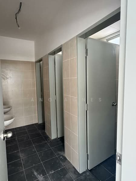 Factory for Sale in Telok Panglima Garang (Selangor) - Ang Agnes - Bathroom - PropertyGuru.com.my