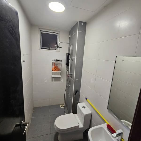 Servis Apartment untuk Dijual di Twin Danga Residence - Sin Yie - Bathroom - PropertyGuru.com.my