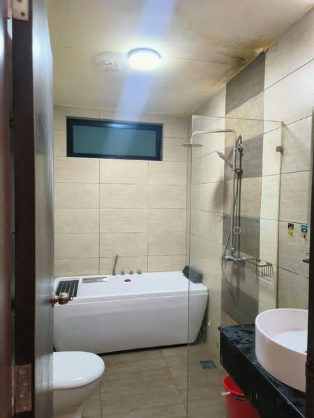 Servis Apartment untuk Disewa di Molek Regency - Patrick Ho - Bathroom - PropertyGuru.com.my