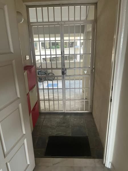 Pangsapuri untuk Disewa di Seri Puri - Iris Lee - Entrance - PropertyGuru.com.my