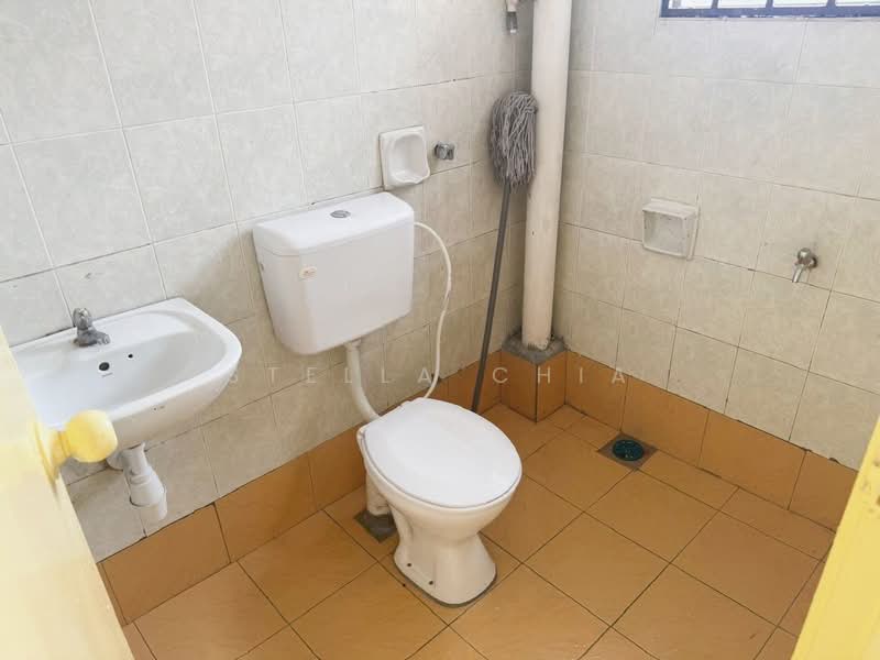 2-storey Terraced House for Rent in Skudai (Johor) - Stella Chia - Bathroom - PropertyGuru.com.my