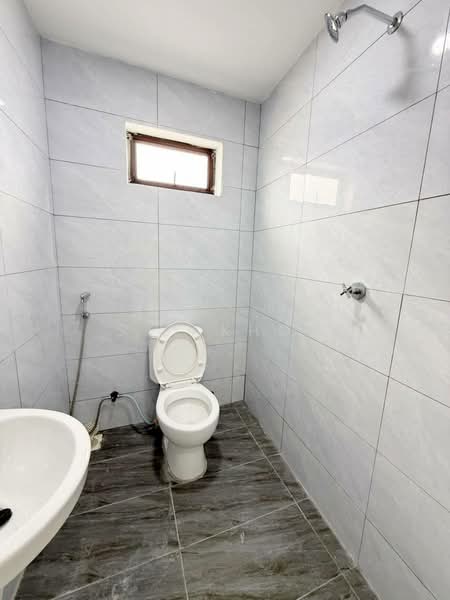 Rumah Teres 1 Tingkat untuk Dijual di Taman Ungku Tun Aminah (Skudai) - Sky Khoo - Bathroom - PropertyGuru.com.my