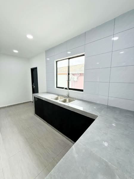 Rumah Teres 1 Tingkat untuk Dijual di Taman Ungku Tun Aminah (Skudai) - Sky Khoo - Kitchen - PropertyGuru.com.my