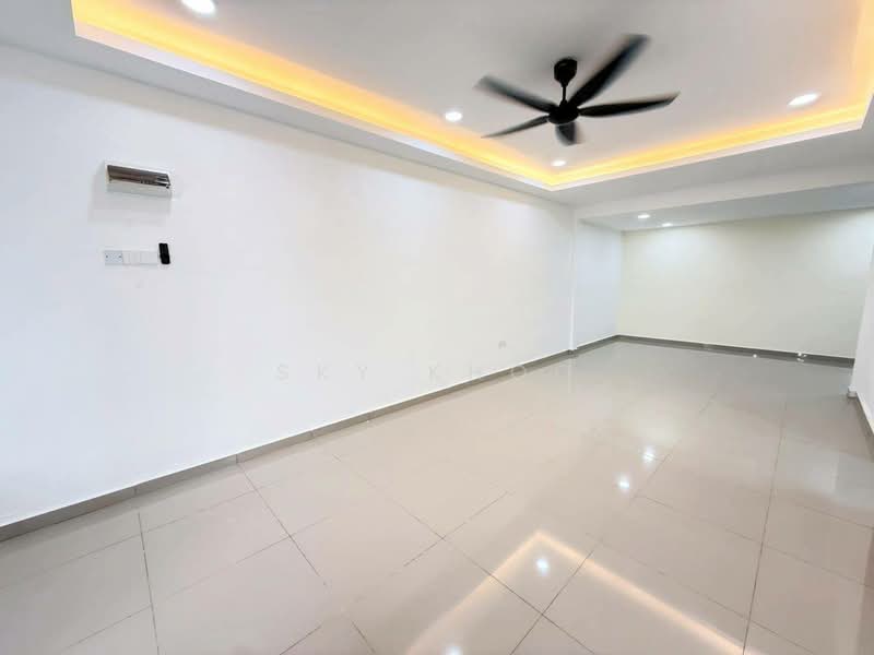 Rumah Teres 1 Tingkat untuk Dijual di Taman Ungku Tun Aminah (Skudai) - Sky Khoo - Living Room - PropertyGuru.com.my