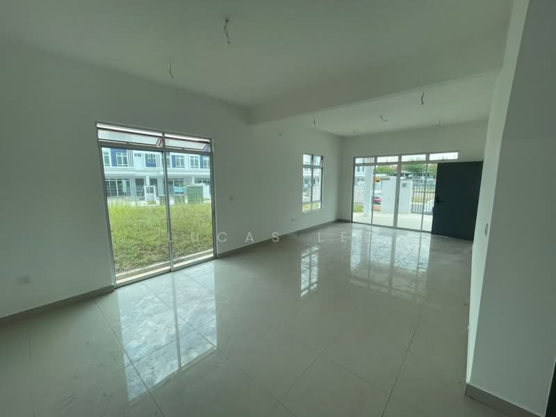 Rumah Teres untuk Disewa di Bandar Dato Onn (Tebrau) - Lucas Lee - Living Room - PropertyGuru.com.my