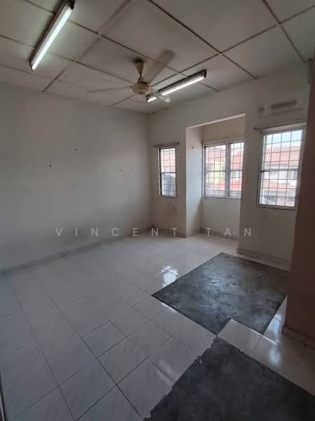 Rumah Teres 2 Tingkat untuk Dijual di Rawang Perdana 1 (Rawang) - Vincent Tan - Living Room - PropertyGuru.com.my