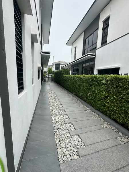 Semi-Detached House for Sale in Setia Alam (Selangor) - Jess Tee - Exterior - PropertyGuru.com.my