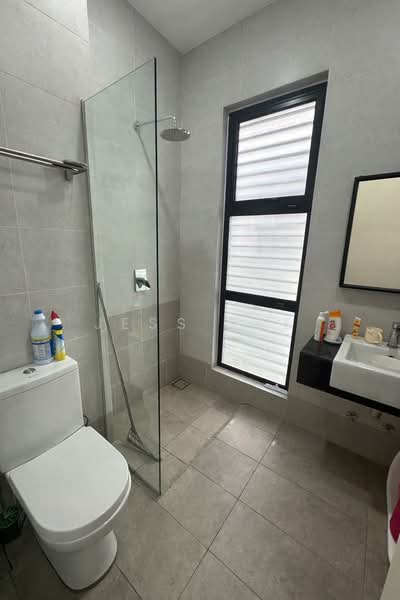 Semi-Detached House for Sale in Setia Alam (Selangor) - Jess Tee - Bathroom - PropertyGuru.com.my