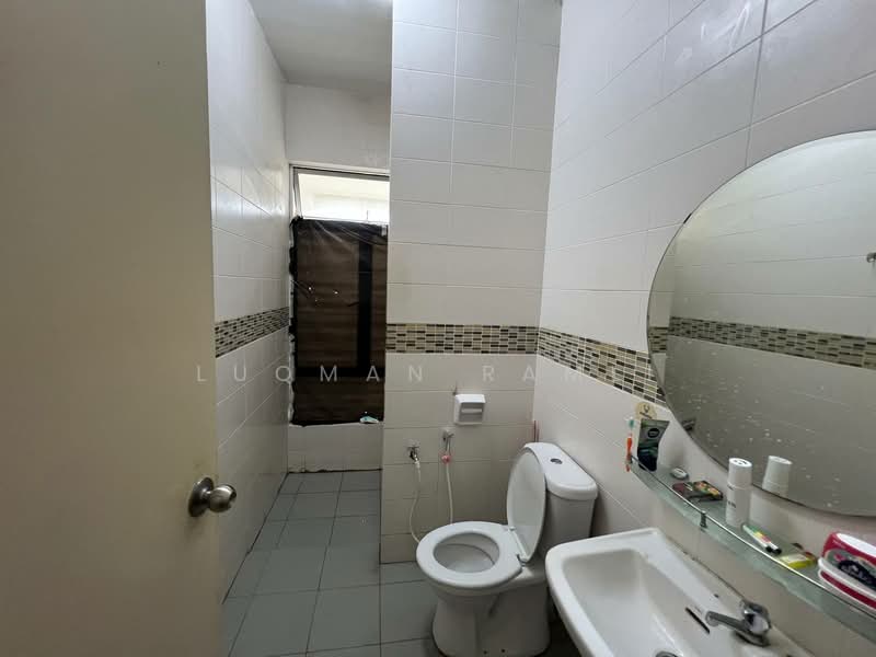 2-storey Terraced House for Sale in Ampang (Selangor) - Luqman Ramli - Bathroom - PropertyGuru.com.my