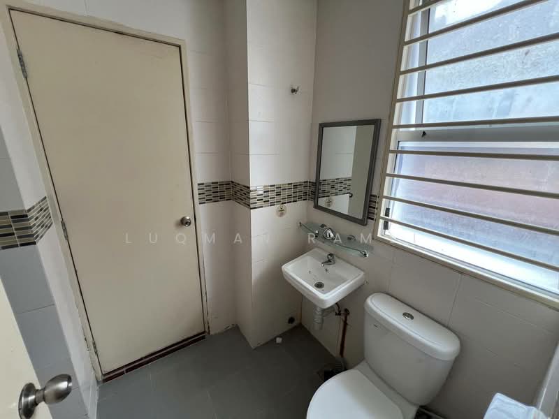 2-storey Terraced House for Sale in Ampang (Selangor) - Luqman Ramli - Bathroom - PropertyGuru.com.my